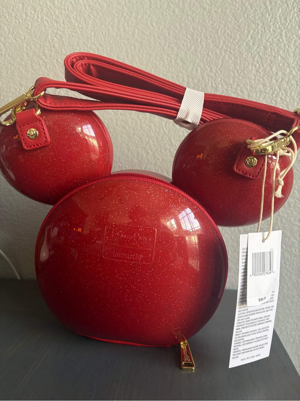 Disney Parks Loungefly Mickey
Mouse 3D Head Red Glitter
Crossbody Bag NWT - Picture 5 of 8